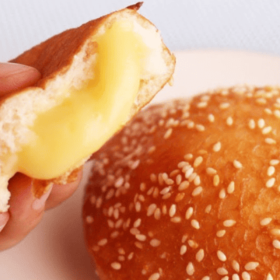 bánh tiêu phô mai trứng chảy